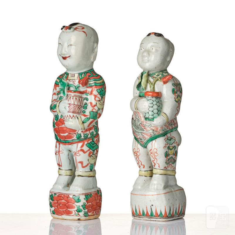 Two famille verte figures of 'boys', - 图2
